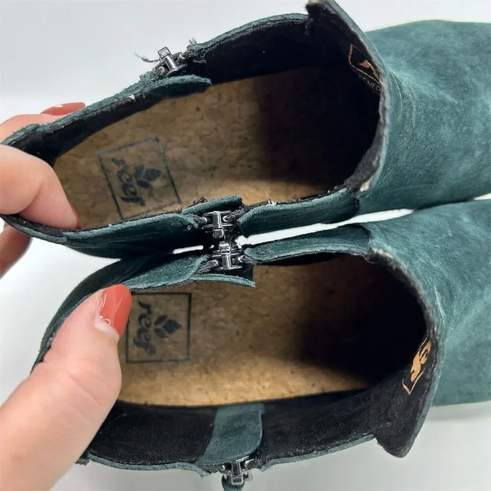 Reef Dark Dark Green Suede Voyage Low Bootie Size 8 Water-Friendly Casual Zipper